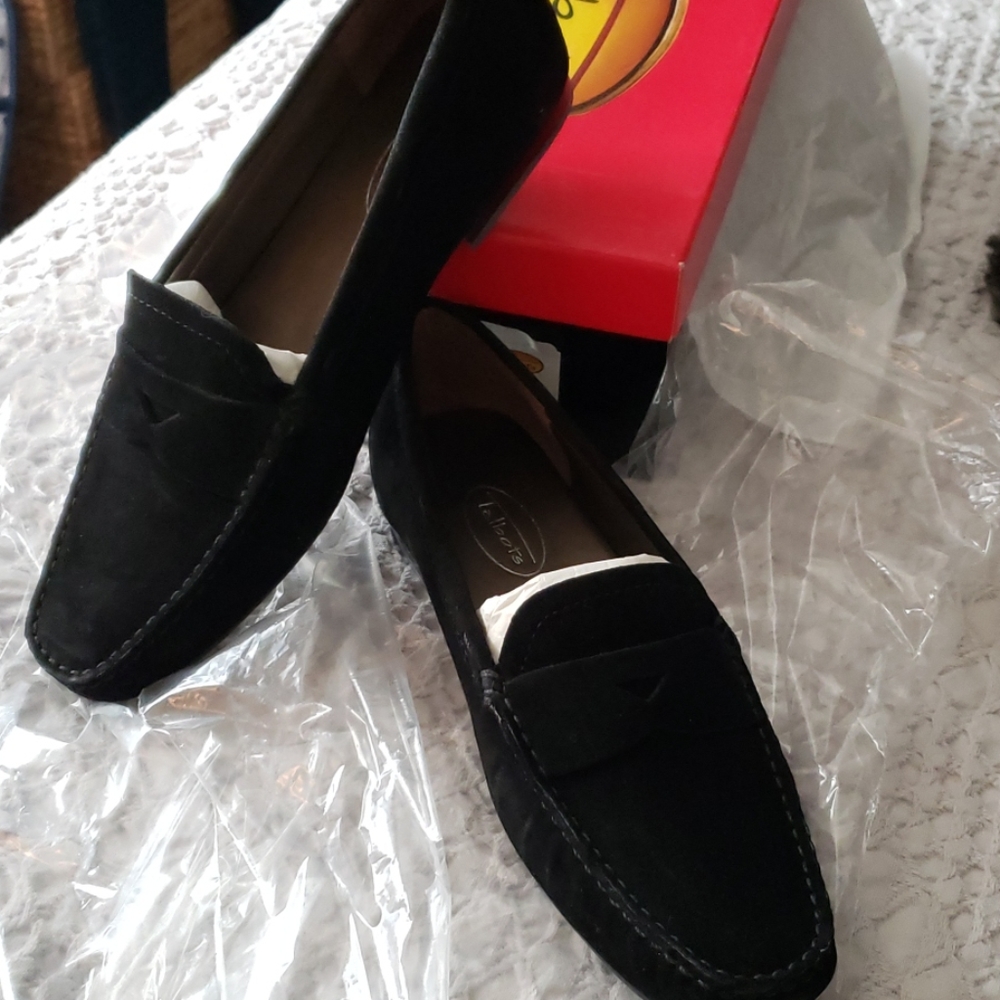 BNIB Talbots Black Suede Loafer 8M